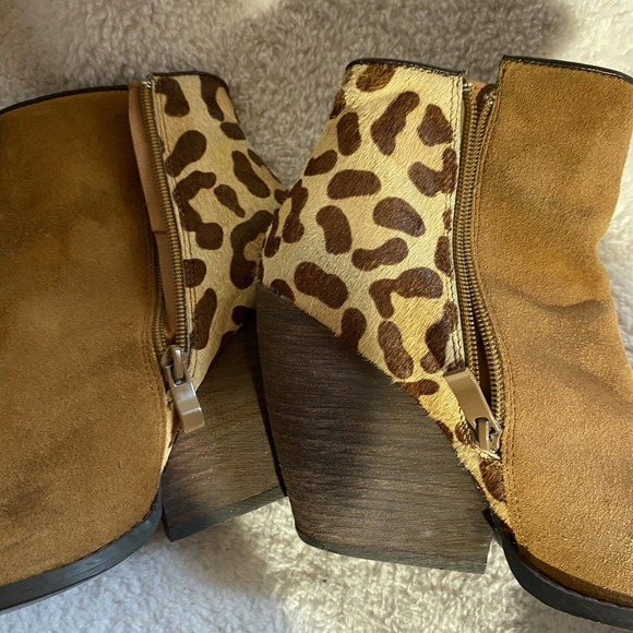very volatile women's chatter leopard bootie 7.5 - Picture 9 of 10